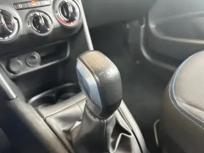 Photo 10 Peugeot 208  1.2 PureTech 82ch E6.c Signature 5p GPS CAMERA