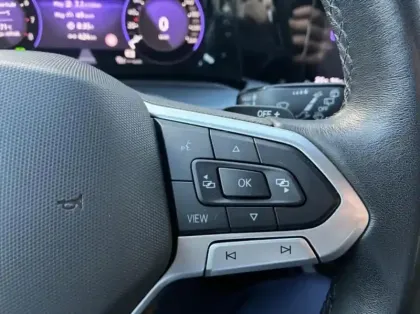 Photo 14 Volkswagen Golf  1.0 eTSI OPF 110ch Active DSG7