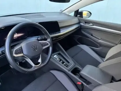 Photo 10 Volkswagen Golf  1.0 eTSI OPF 110ch Active DSG7