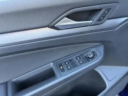 Photo 7 Volkswagen Golf  1.0 eTSI OPF 110ch Active DSG7