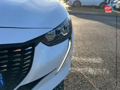 Photo 27 Peugeot 208  1.2 PureTech 100ch S&S Style