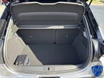 Photo 12 Lancia Ypsilon  1.2 Ibrida 110ch LX eDCT6