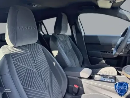 Photo 10 Lancia Ypsilon  1.2 Ibrida 110ch LX eDCT6