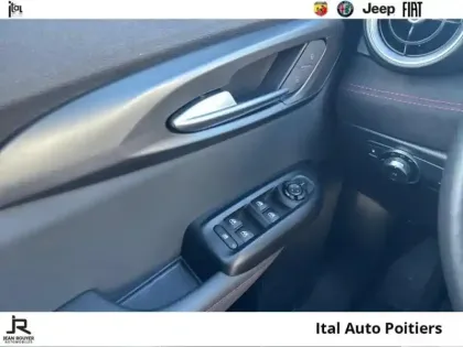 Photo 12 Alfa Romeo Tonale  1.3 PHEV 280ch Veloce AT6 e-Q4