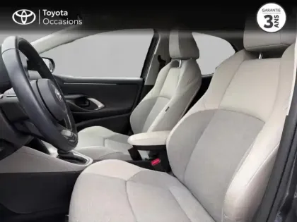 Photo 10 Toyota Yaris  116h Iconic 5p MY22