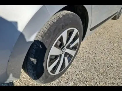 Photo 12 Renault Clio  1.6 E-Tech hybride 145ch Equilibre