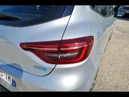 Photo 13 Renault Clio  1.6 E-Tech hybride 145ch Equilibre