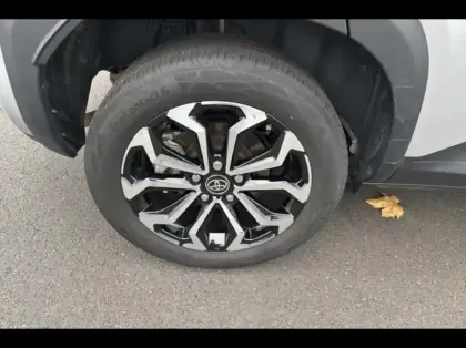 Photo 14 Toyota Yaris  Cross 130h Design AWD-i MC24