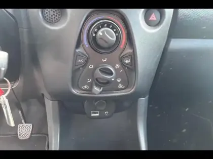 Photo 14 Toyota Aygo  1.0 VVT-i 72ch x-pro 5P MY19