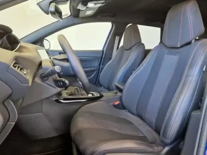 Photo 7 Peugeot 308  SW 1.2 PureTech 130ch E6.c S&S GT Line 6cv