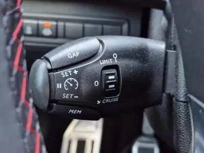 Photo 13 Peugeot 308  SW 1.2 PureTech 130ch E6.c S&S GT Line 6cv