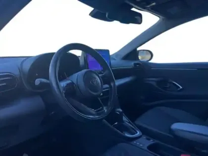 Photo 8 Toyota Yaris  116h Design 5p MC24