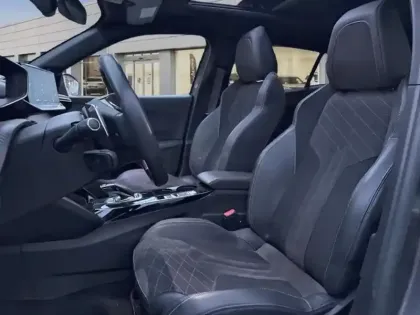 Photo 8 Peugeot 2008  1.5 BlueHDi 130ch S&S GT EAT8 125g