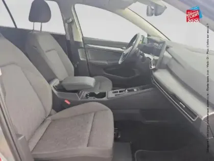 Photo 19 Volkswagen Golf  1.5 eTSI EVO2 116ch Life Plus DSG7 Siege chauf