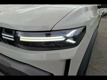 Photo 13 Dacia Duster  1.6 hybrid 140ch Extreme