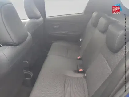 Photo 10 Toyota Yaris  100h Chic 5p