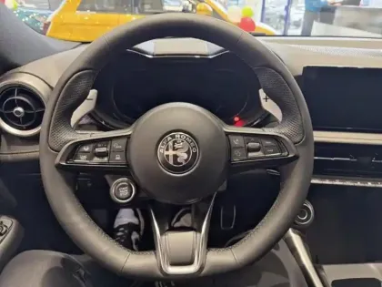 Photo 11 Alfa Romeo Tonale  1.5 Ibrida 175ch Veloce TCT