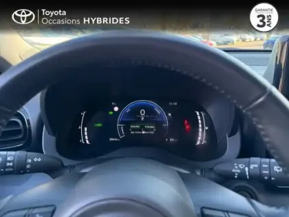 Photo 13 Toyota Yaris  116h Design 5p MC24