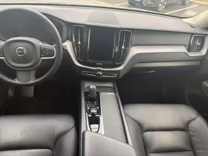 Photo 7 Volvo Xc60  B4 AdBlue 197ch Momentum Business Geartronic