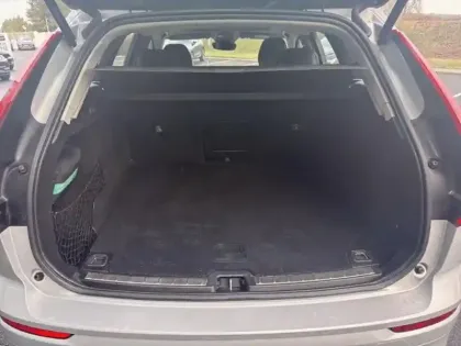 Photo 5 Volvo Xc60  B4 AdBlue 197ch Momentum Business Geartronic