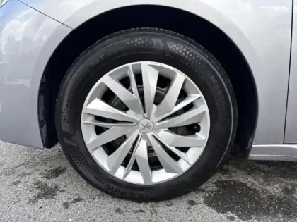 Photo 8 Peugeot 208  1.2 PureTech 75ch S&S Like