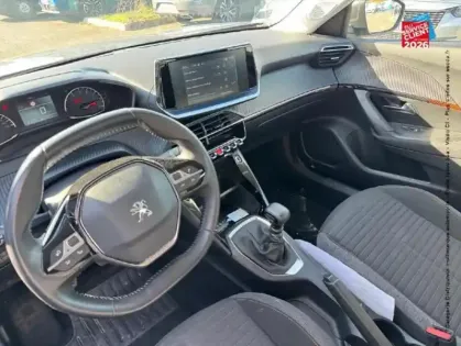 Photo 14 Peugeot 2008  1.2 PureTech 130ch S/S Active Radar AR
