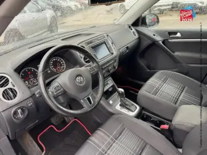 Photo 15 Volkswagen Tiguan  2.0 TDI 150ch BlueMotion Technology FAP Lounge 4Motion DSG7