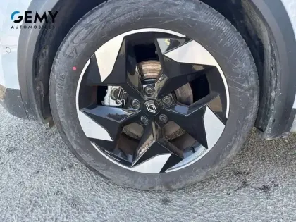 Photo 11 Renault Captur  E-Tech full hybrid 145 ch