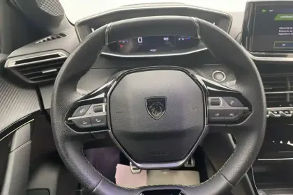 Photo 159 Peugeot 208  PureTech 100 S&S BVM6