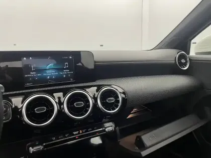 Photo 24 Mercedes Classe A  180 7G-DCT