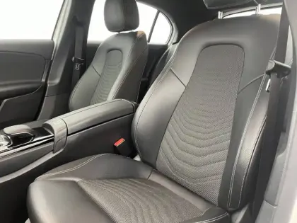 Photo 14 Mercedes Classe A  180 7G-DCT