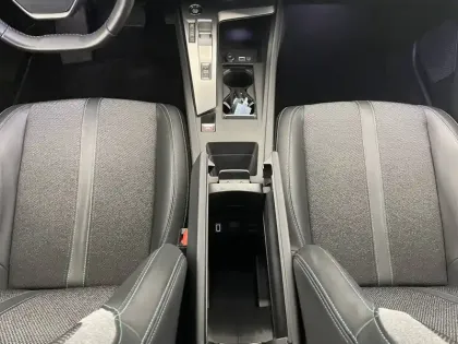 Photo 24 Peugeot 308  PureTech 130ch S&S EAT8