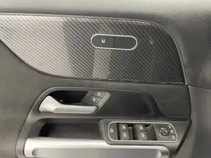 Photo 27 Mercedes GLB  200 d 8G-DCT