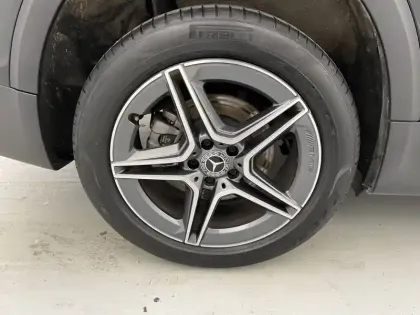 Photo 46 Mercedes GLB  200 d 8G-DCT