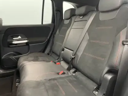 Photo 15 Mercedes GLB  200 d 8G-DCT