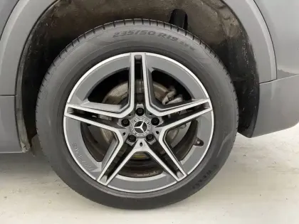 Photo 50 Mercedes GLB  200 d 8G-DCT