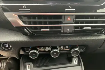 Photo 151 Citroën C4  PureTech 130 S&S EAT8