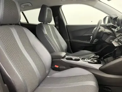 Photo 26 Peugeot 2008  Moteur électrique 136 ch