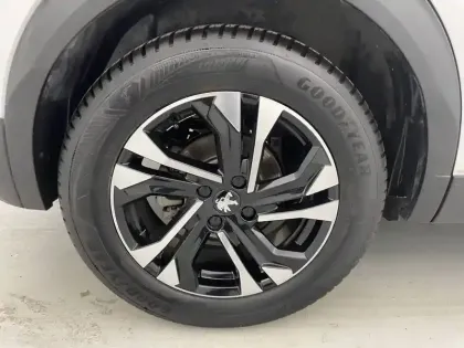 Photo 18 Peugeot 2008  Moteur électrique 136 ch