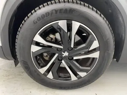 Photo 16 Peugeot 2008  Moteur électrique 136 ch