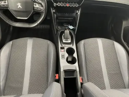 Photo 24 Peugeot 2008  Moteur électrique 136 ch