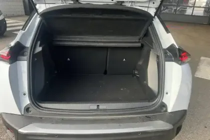 Photo 48 Peugeot 2008  Hybrid 136 e-DCS6