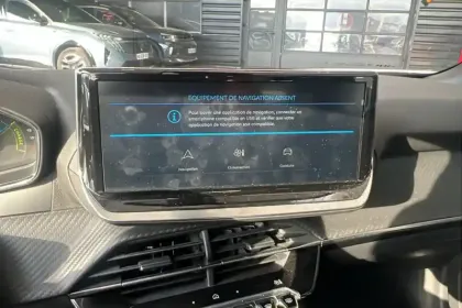 Photo 35 Peugeot 2008  Hybrid 136 e-DCS6