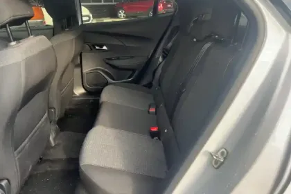 Photo 50 Peugeot 2008  Hybrid 136 e-DCS6