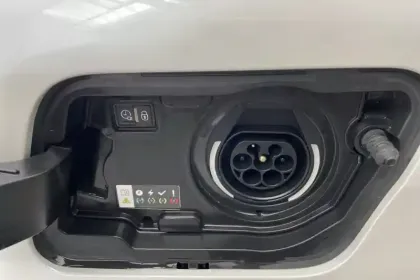 Photo 71 Peugeot 3008  Hybrid 225 e-EAT8