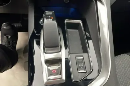 Photo 40 Peugeot 3008  Hybrid 225 e-EAT8