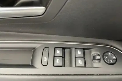 Photo 44 Peugeot 3008  Hybrid 225 e-EAT8