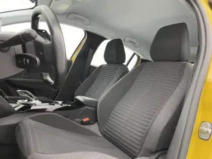 Photo 13 Peugeot 208  Electrique 50 kWh 136ch