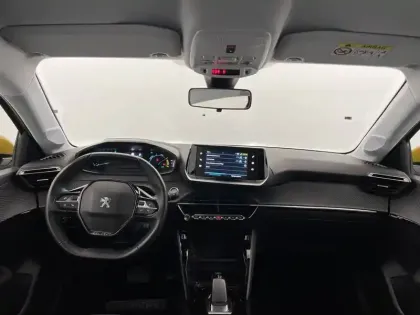 Photo 27 Peugeot 208  Electrique 50 kWh 136ch