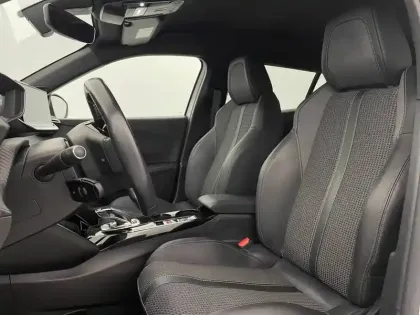 Photo 13 Peugeot 2008  Electrique 136 ch